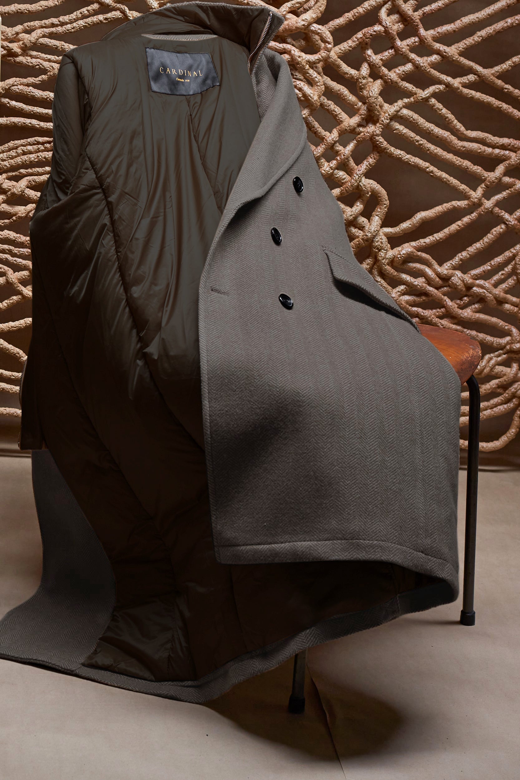 Cardinal of Canada-CA - Townsend charcoal herringbone top coat wool and cashmere 41.5 inch length